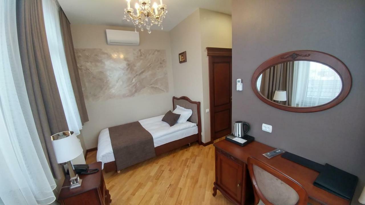 Hotel Meridian Brody Екстериор снимка