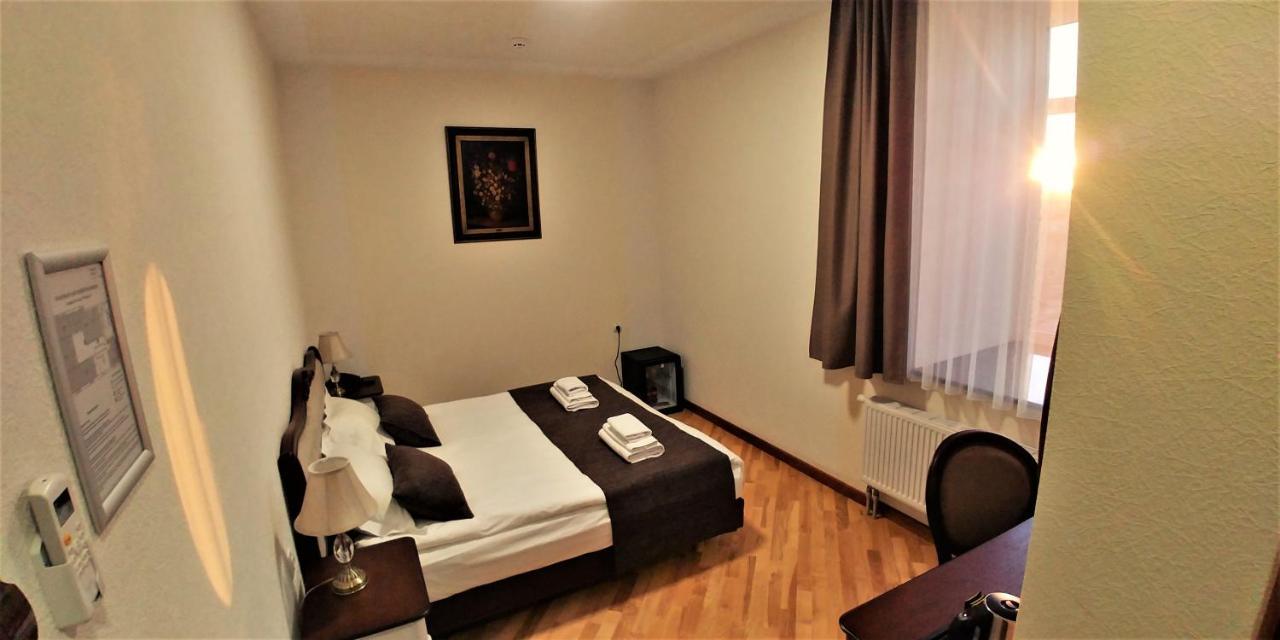 Hotel Meridian Brody Екстериор снимка