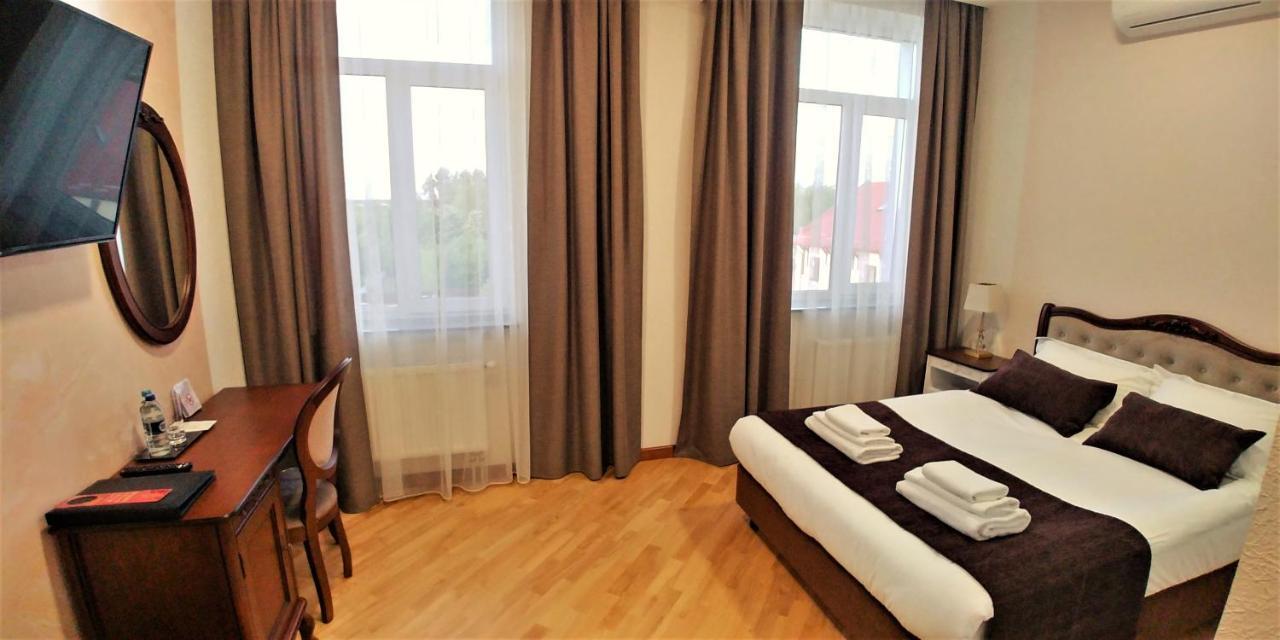 Hotel Meridian Brody Екстериор снимка